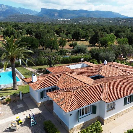 Ideal House For Two Families With Pool And Barbecue Plamanyola Esterno foto