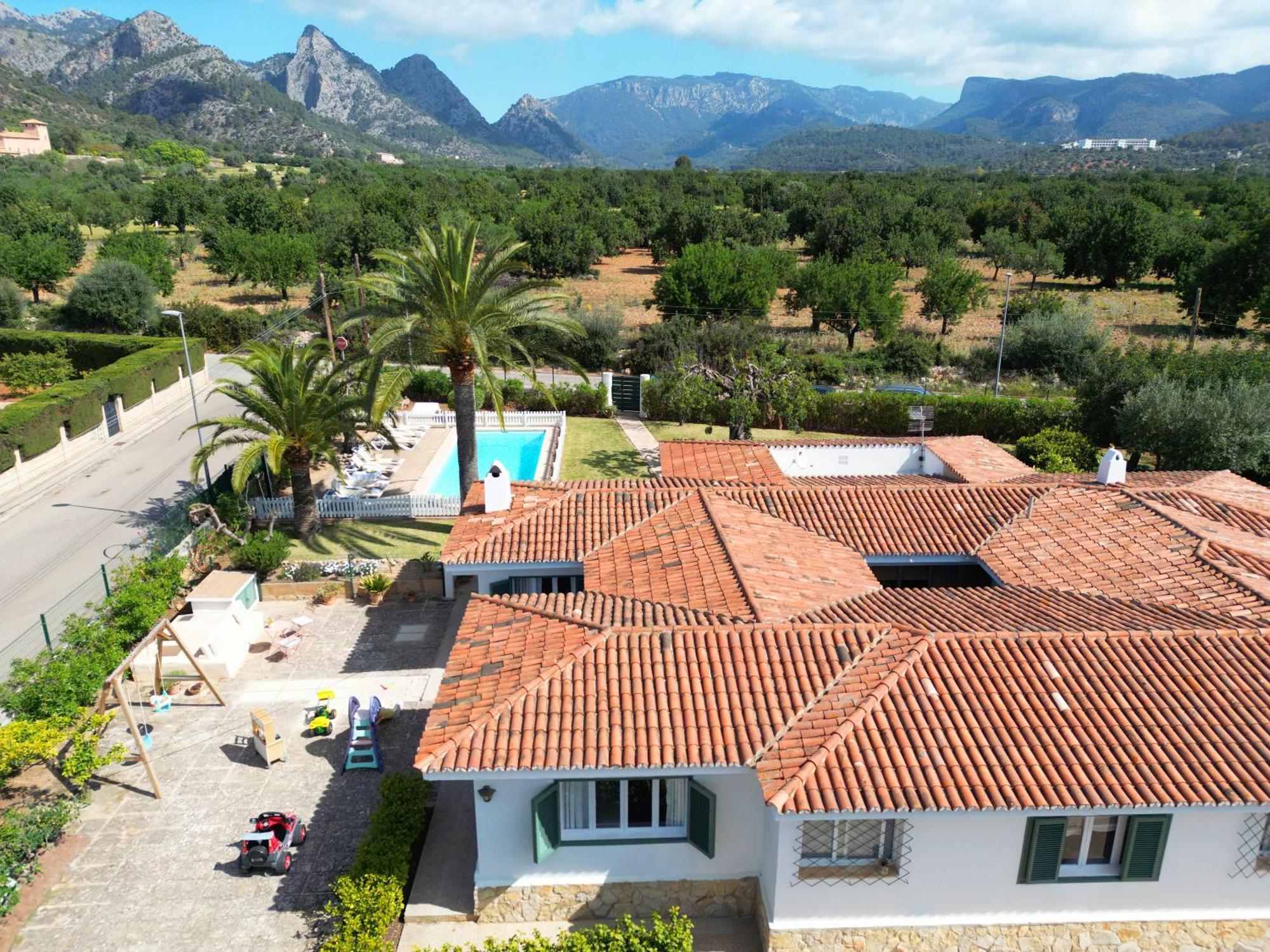 Ideal House For Two Families With Pool And Barbecue Plamanyola Esterno foto