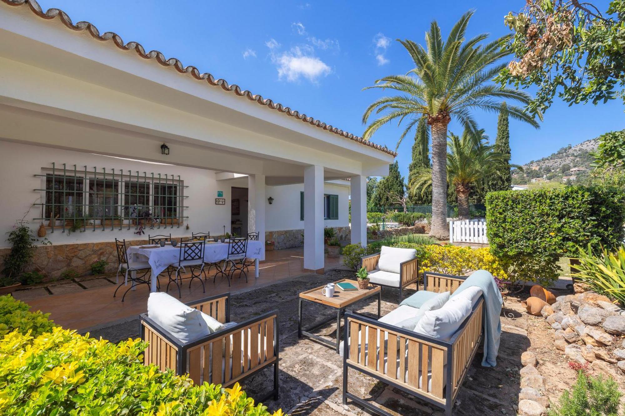 Ideal House For Two Families With Pool And Barbecue Plamanyola Esterno foto