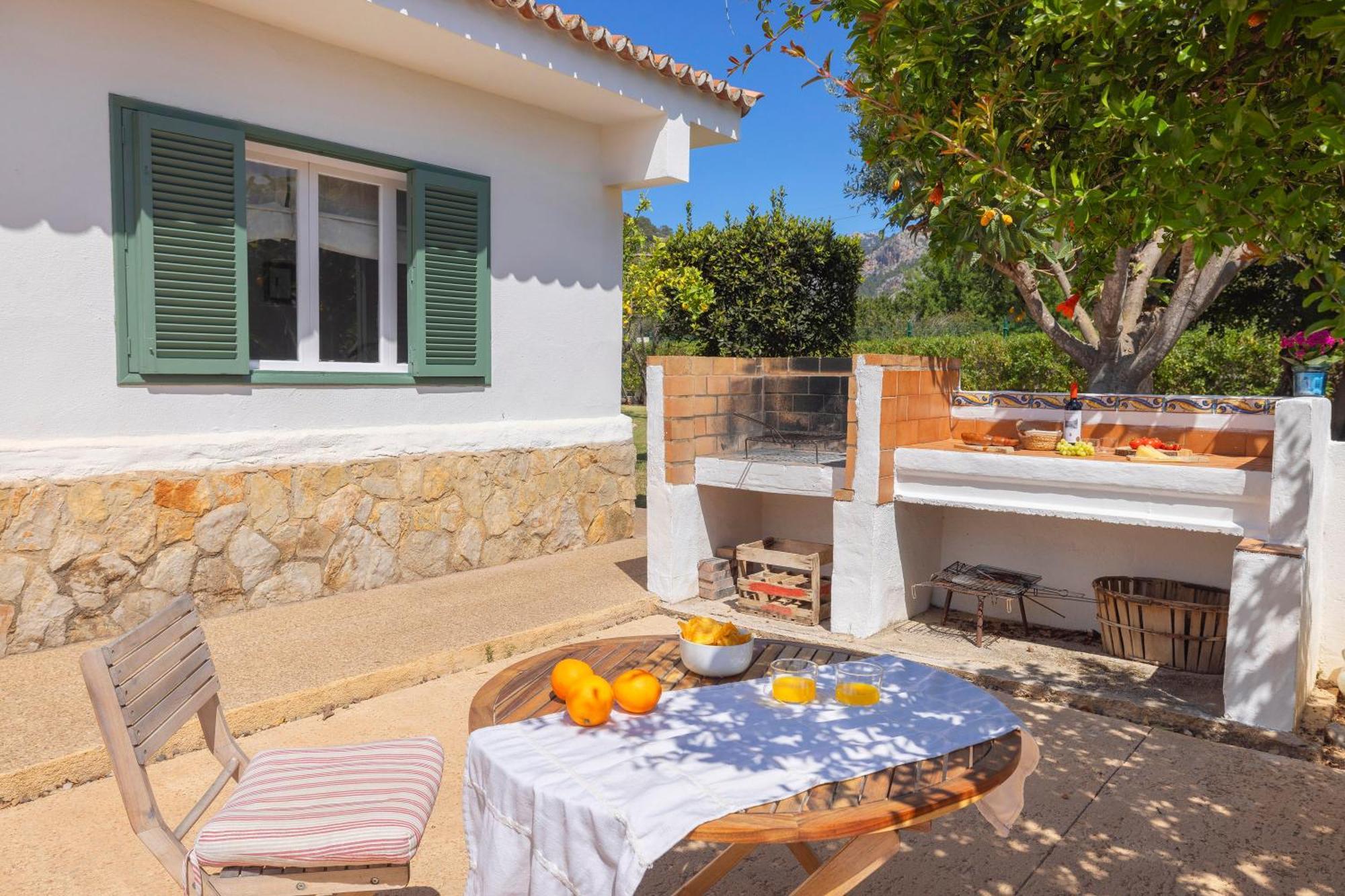 Ideal House For Two Families With Pool And Barbecue Plamanyola Esterno foto