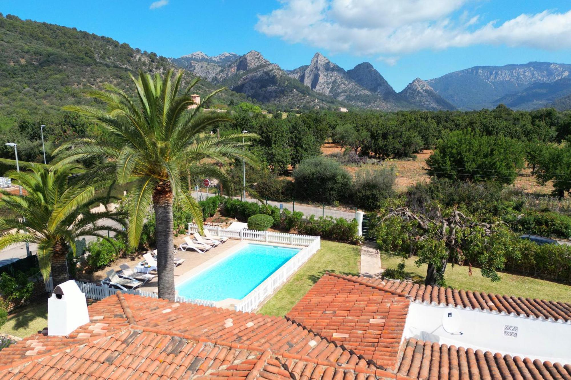 Ideal House For Two Families With Pool And Barbecue Plamanyola Esterno foto