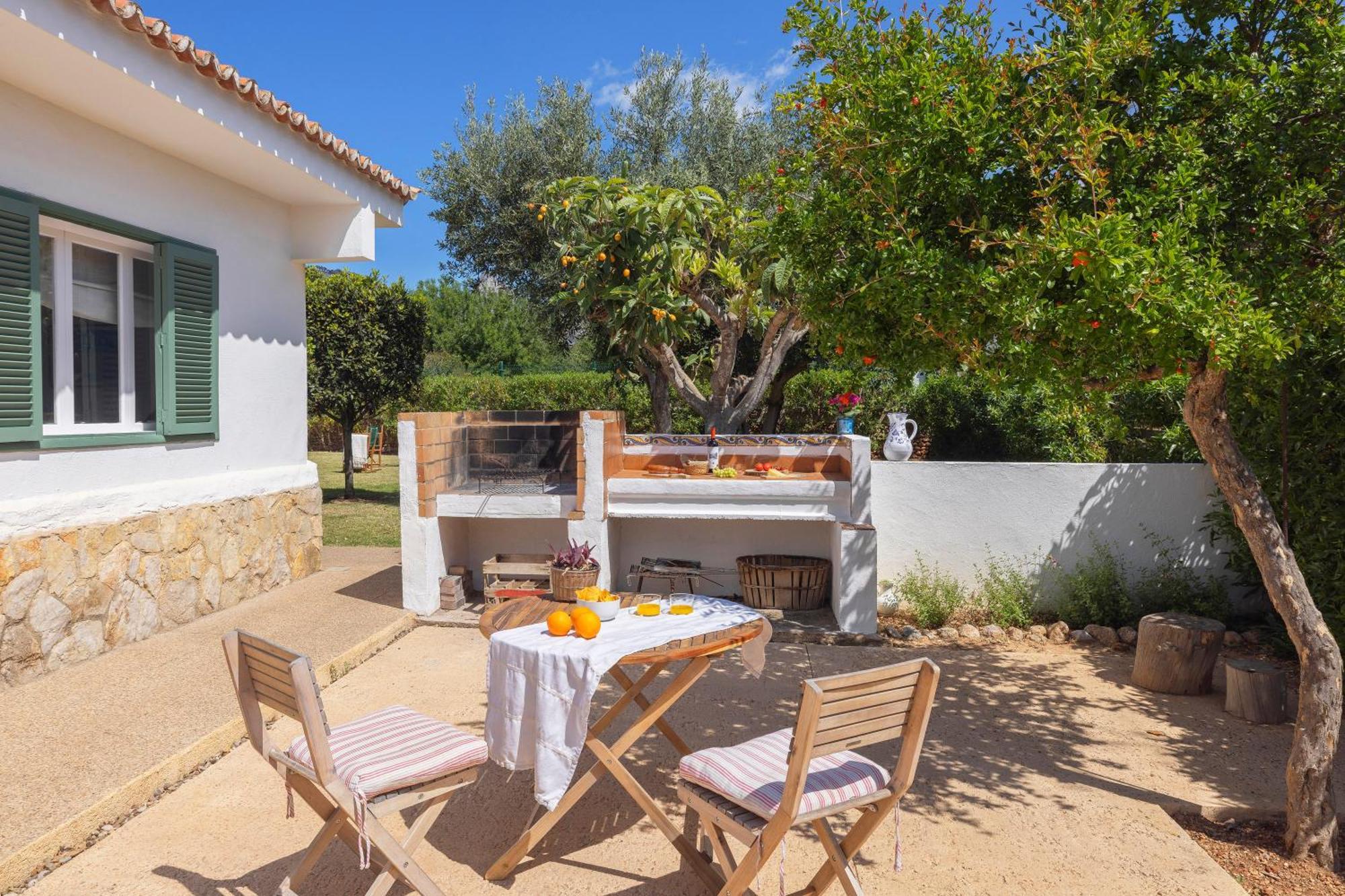 Ideal House For Two Families With Pool And Barbecue Plamanyola Esterno foto
