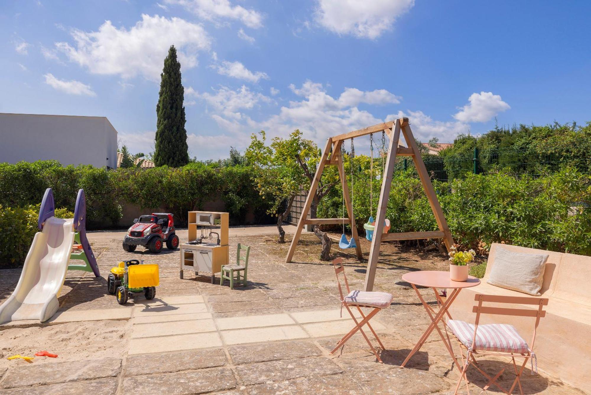 Ideal House For Two Families With Pool And Barbecue Plamanyola Esterno foto