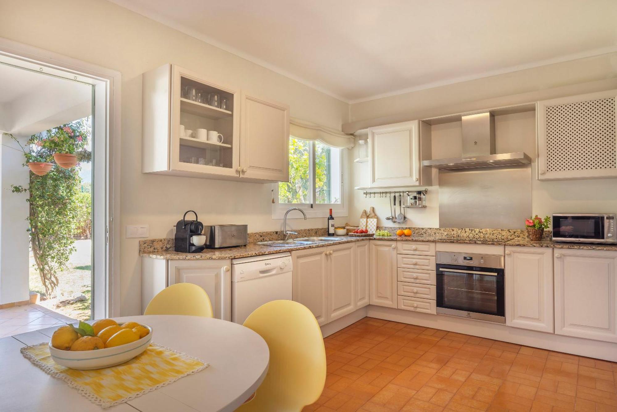 Ideal House For Two Families With Pool And Barbecue Plamanyola Esterno foto